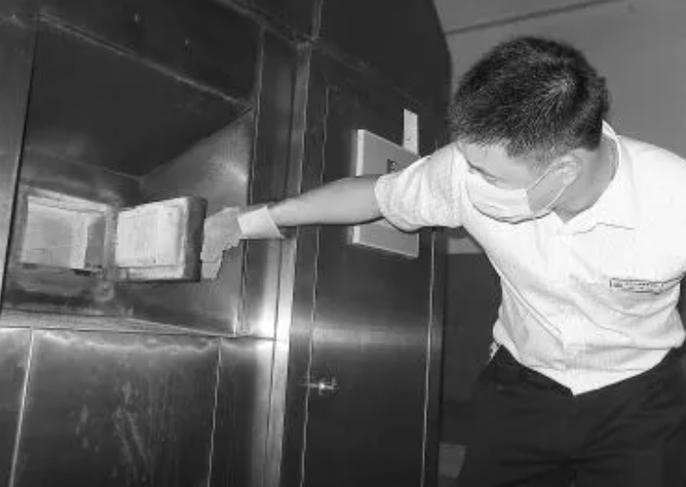 工亡赔偿事宜未决，遗体能否先行火化？