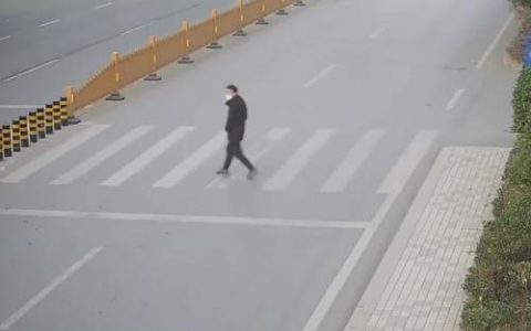 斑马线通行铁律：无人亦须减速礼让